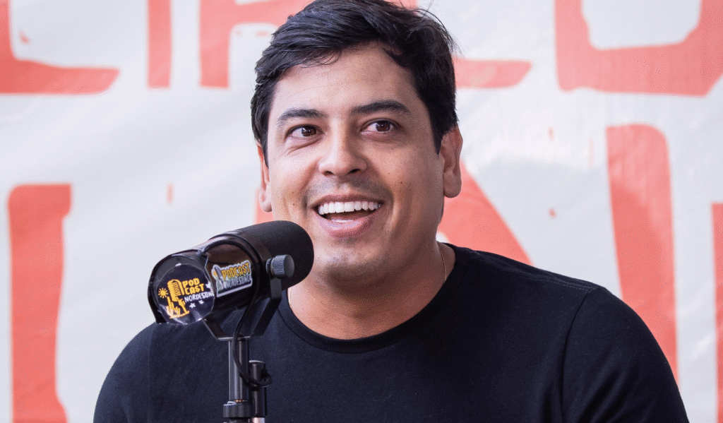 Arthur Vilar, do Podcast Nordestino, é convidado para participar do Pode Conversar