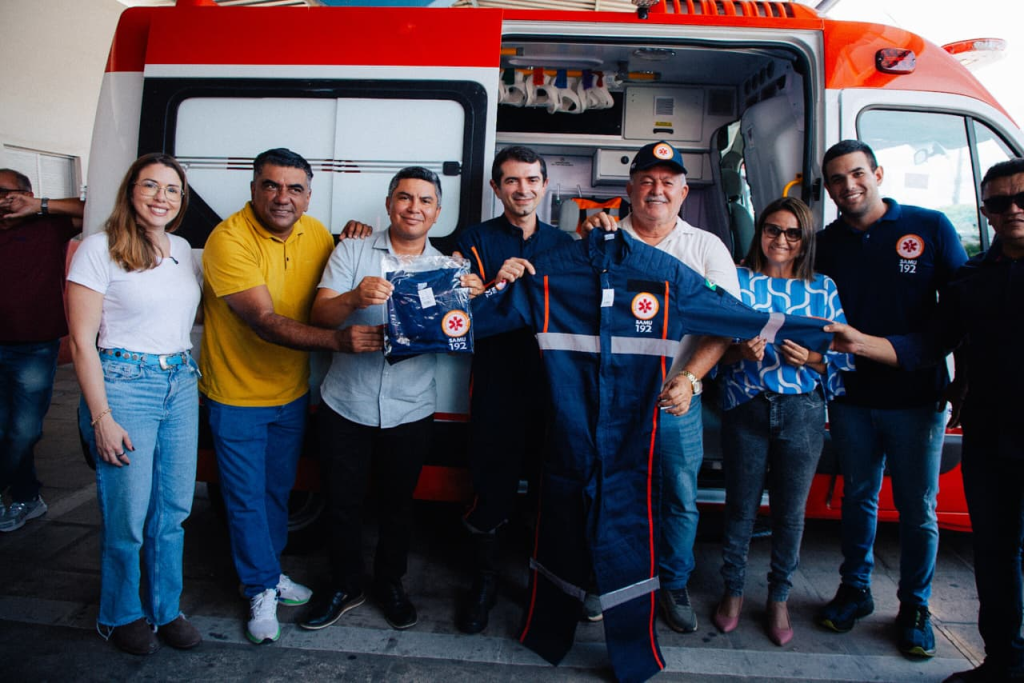 Saúde de Patos fortalece o SAMU com novas ambulâncias e entrega de fardamentos