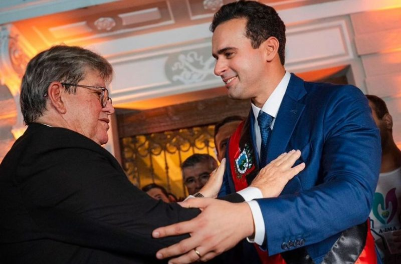 João Azevêdo se despede do governo com emoção e fala em “dever cumprido”