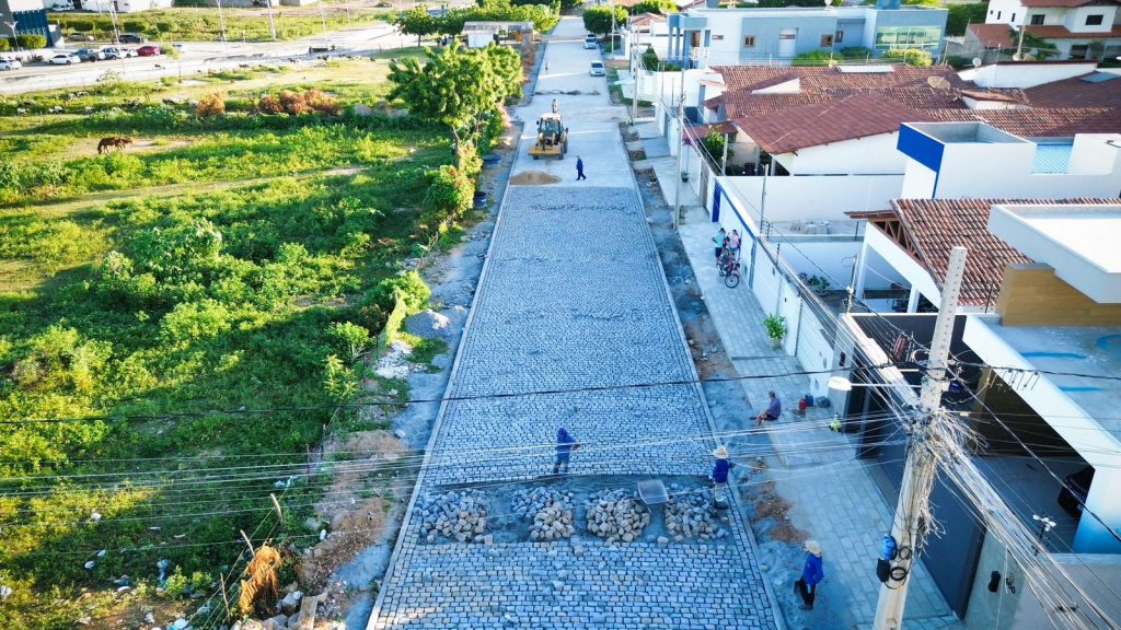 Prefeitura de Patos avança com pavimentação e acessibilidade em ruas do Jardim Europa