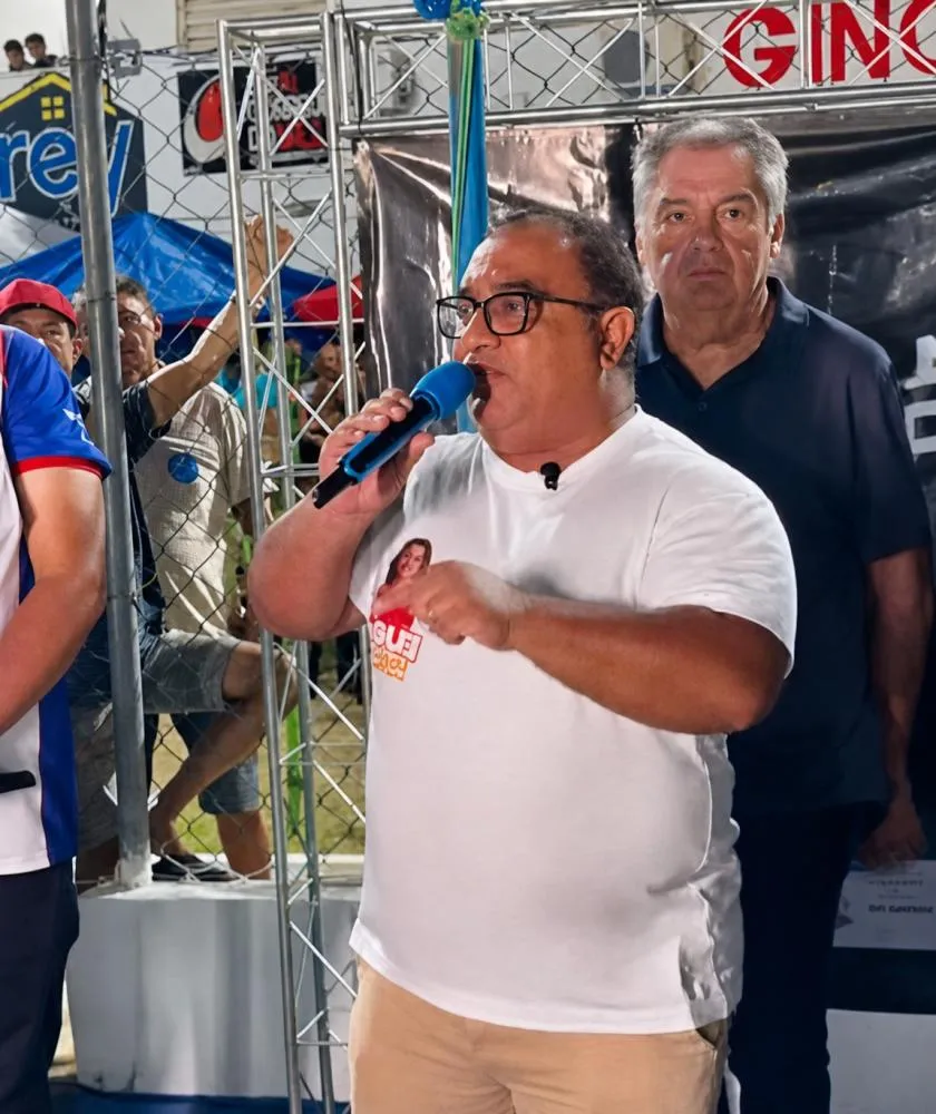 Marcos Eron destaca força do esporte e trajetória de vida durante discurso no Poeirão, em Itaporanga