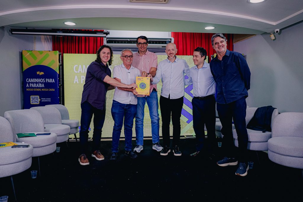 Cícero recebe do MDB plano com diretrizes estratégicas e reforça compromisso com causas para a Paraíba