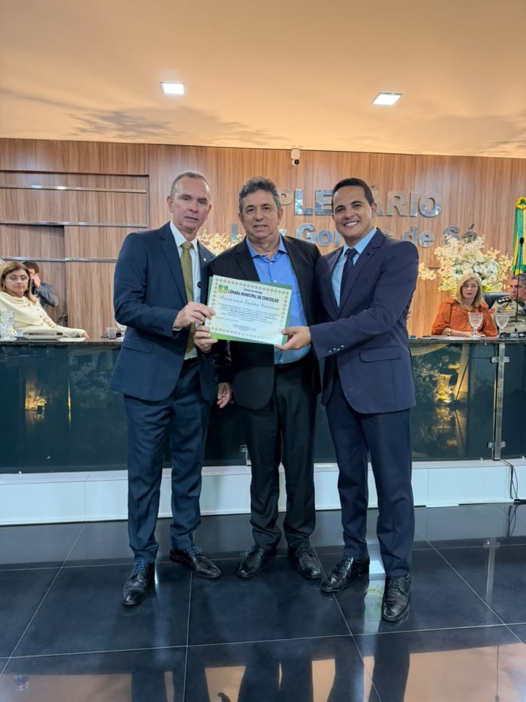 “Tudo que sou, agradeço à minha terra”: na Câmara onde iniciou sua trajetória, Nilson Lacerda exalta o Legislativo e reafirma gratidão a Conceição