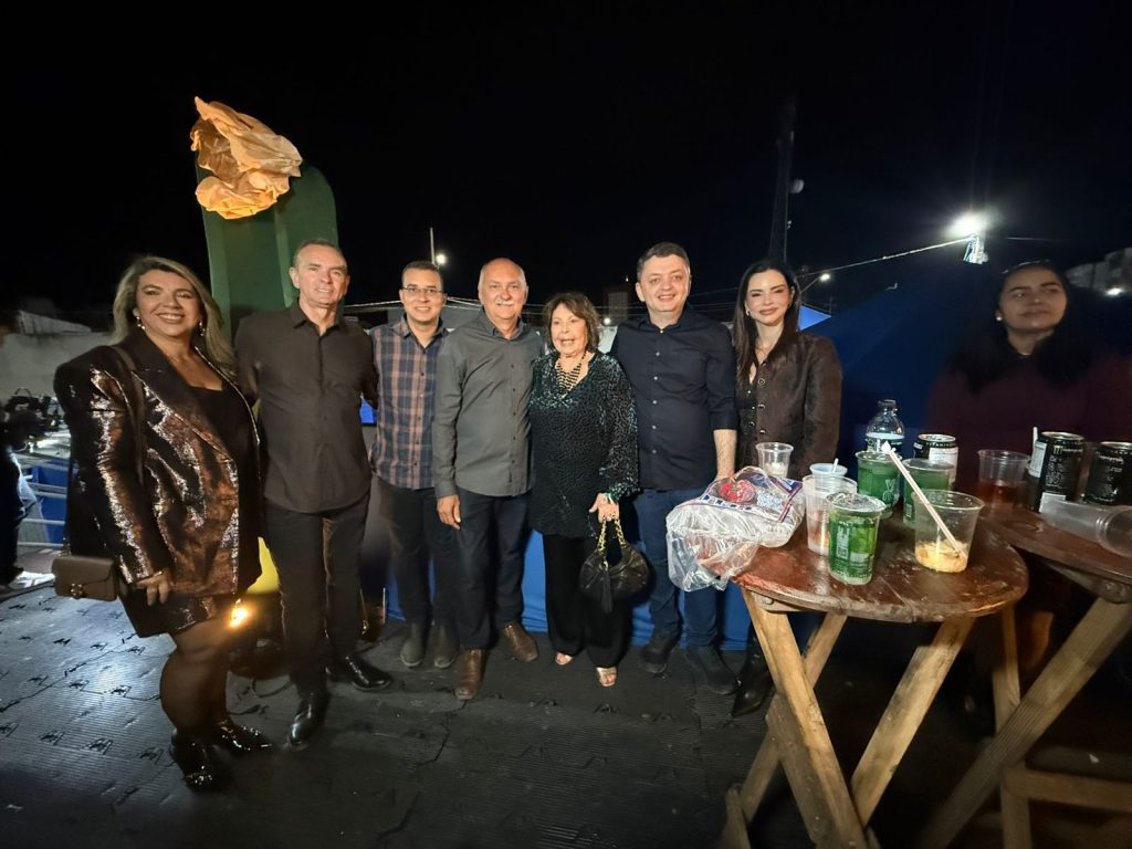 Deputado Nilson Lacerda prestigia abertura do São João de Patos em noite marcada por festa e vitória do Brasil