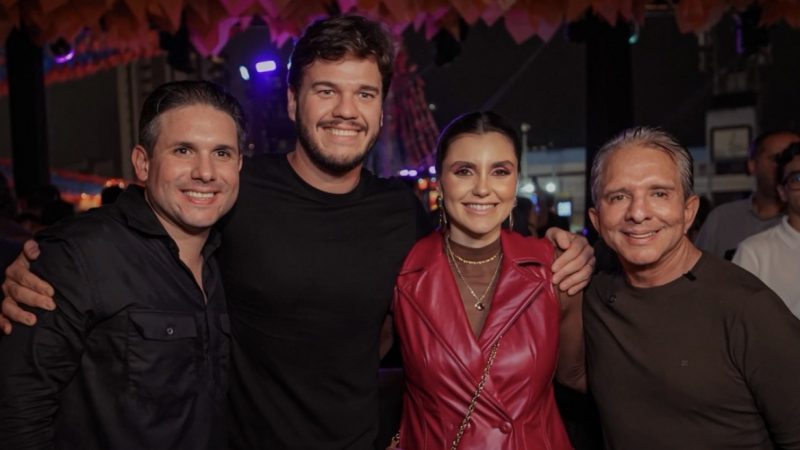 Em meio à indefinição do segundo voto para senador, Bruno posa para foto com Nabor