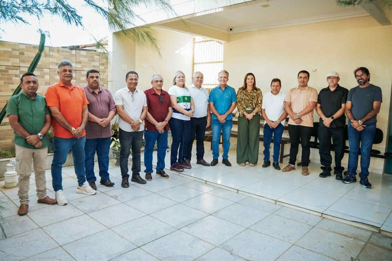 Nabor ganha adesão do prefeito de Alhandra, da vice e 10 vereadores