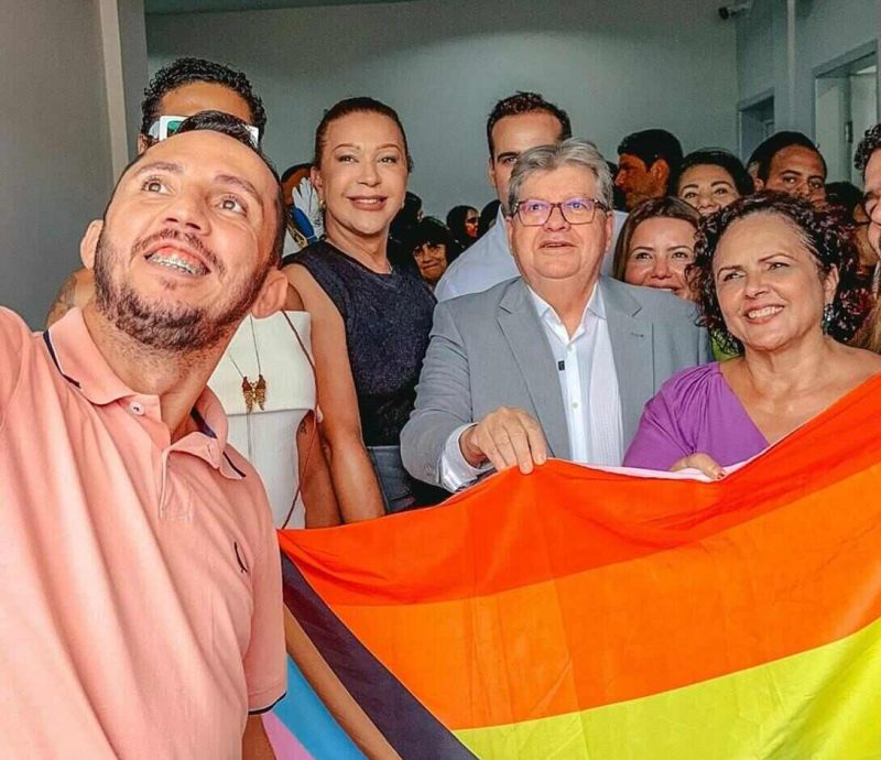 Lídia homologa candidatura à Câmara Federal ao lado de movimentos sociais