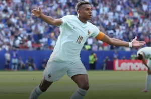 França bate Marrocos e é a primeira semifinalista da Copa
