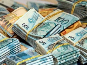 Honestidade: Em Patos, trabalhador encontra R$10 mil em via pública, procura o dono e devolve horas depois 