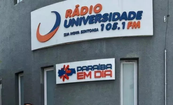 Em Patos, reitor da UNIFIP relata altos custos para manter e decide fechar a Rádio Universidade FM