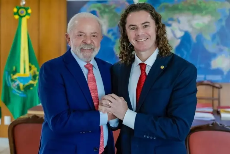 Lula reforça apoio a Veneziano e pede voto dos paraibanos para o Senado