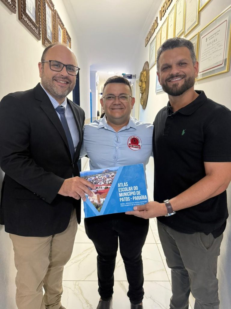 Heber Tiburtino apresenta projeto que reconhece Atlas Geográfico de Patos como material de interesse educacional e cultural