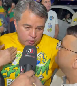 Efraim Filho participa de evento da direita em Patos; lideranças falam sobre oposição e segundo turno