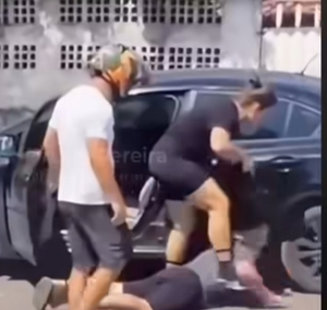 De folga, tenente-coronel Viviane Vieira aborda homem após confusão e colisão com carro em João Pessoa